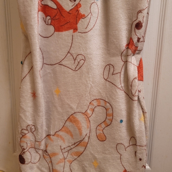 Disney Classic Winnie The Pooh Throw Blanket 50”x70” Friends Tigger Piglet - Picture 2 of 5